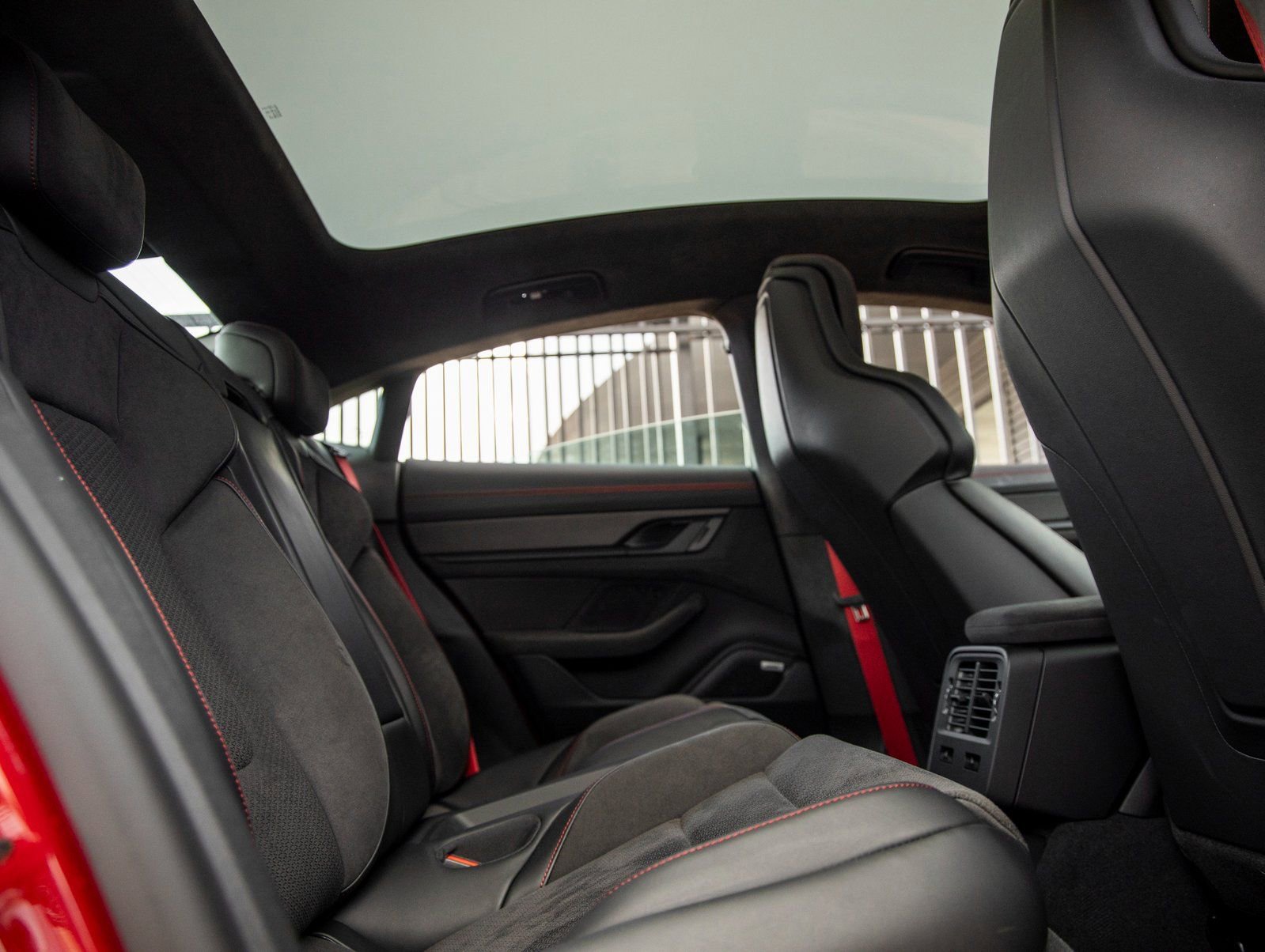 Used 2025 Porsche Taycan GTS image 43