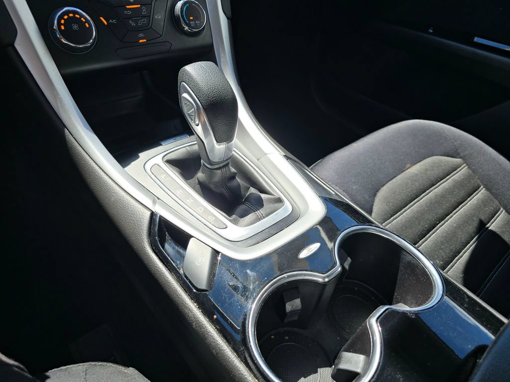 Used 2015 Ford Fusion SE FWD image 23