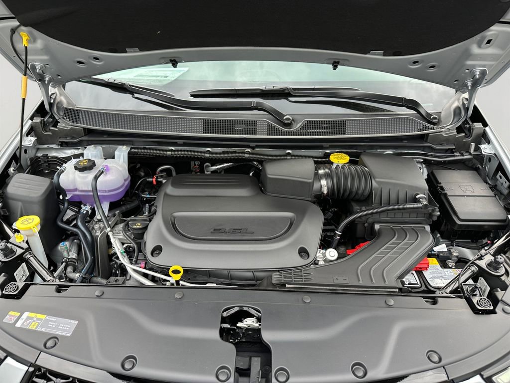 New 2026 Chrysler Pacifica Limited w/ S Appearance Package FWD image 9