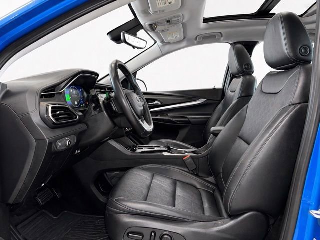 Used 2023 Chevrolet Bolt EUV Premier w/ Sun & Sound Package FWD image 11