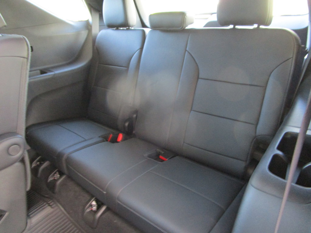 New 2027 Chevrolet Traverse LT w/ Sun and Wheel Package FWD image 16