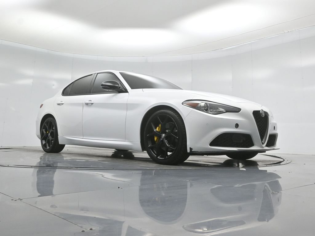 Used 2021 Alfa Romeo Giulia Ti w/ Nero Edizione RWD image 43