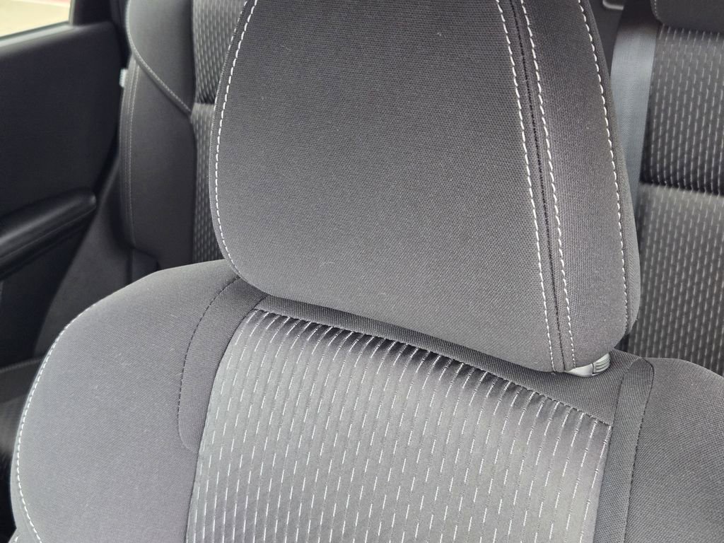 Used 2024 Mitsubishi Outlander ES image 13