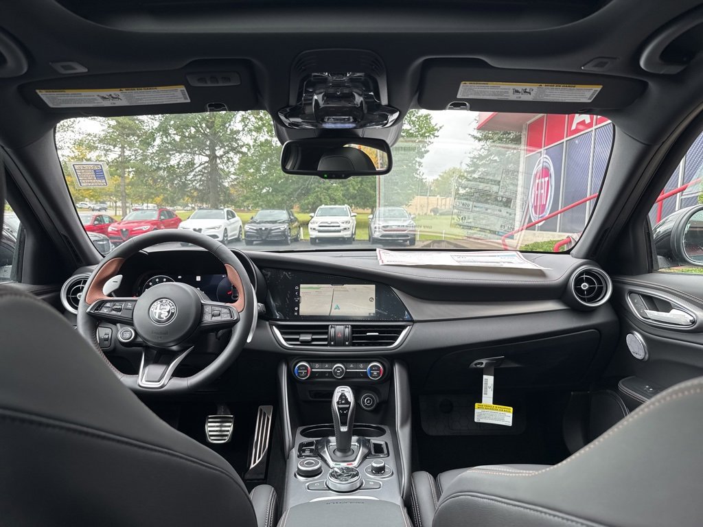 New 2025 Alfa Romeo Giulia AWD w/ Driving Assist Package image 14