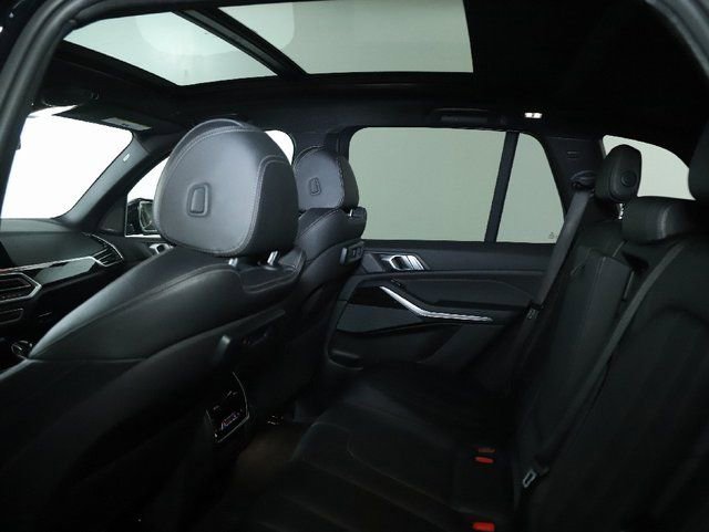 Used 2019 BMW X5 xDrive40i w/ M Sport Package image 19