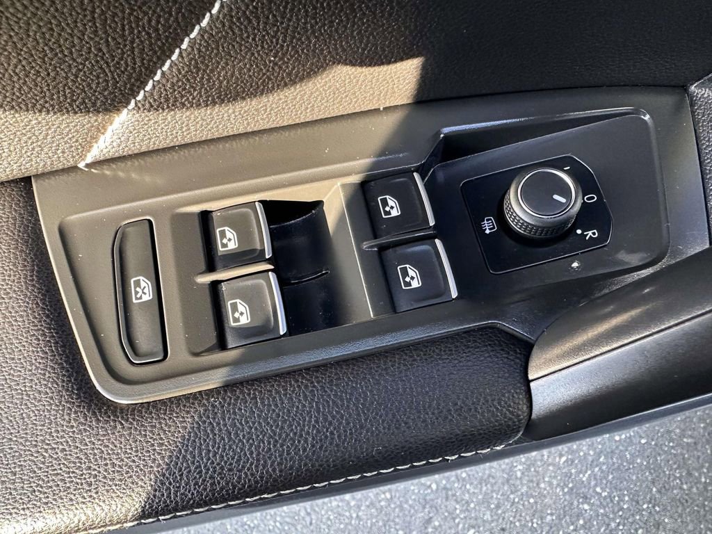 Used 2024 Volkswagen Tiguan Wolfsburg Edition FWD image 9