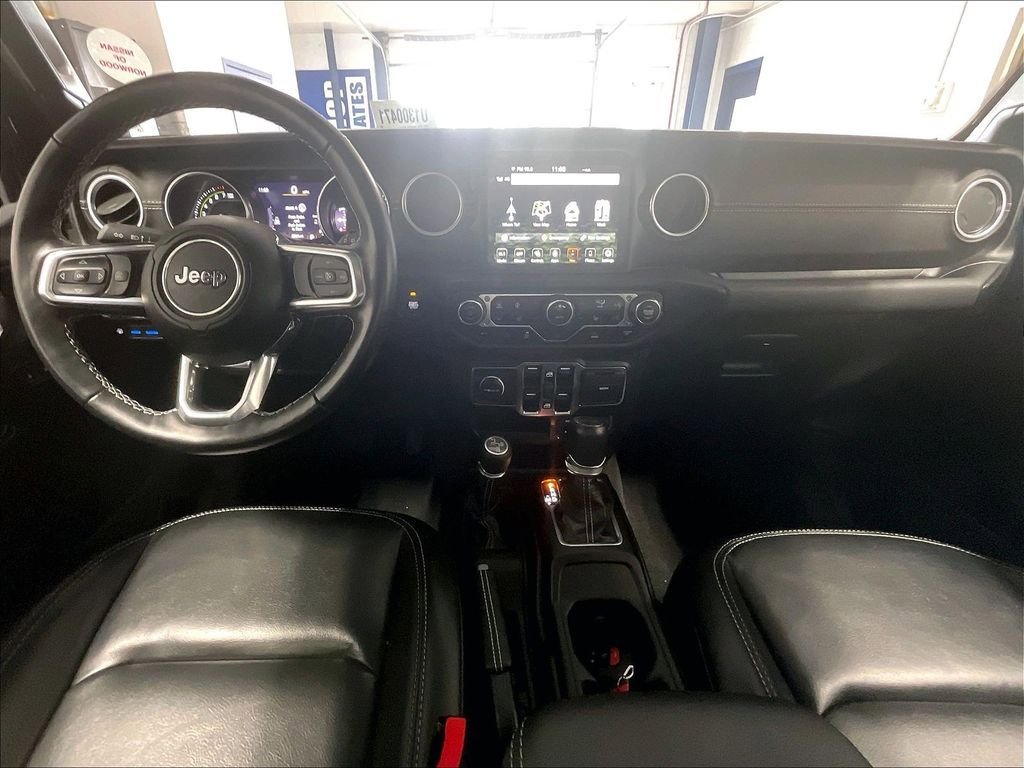 Used 2023 Jeep Wrangler Unlimited Sahara w/ Cold Weather Group AWD/4WD image 21