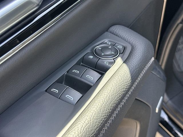 Used 2025 GMC Yukon XL Denali AWD/4WD image 22