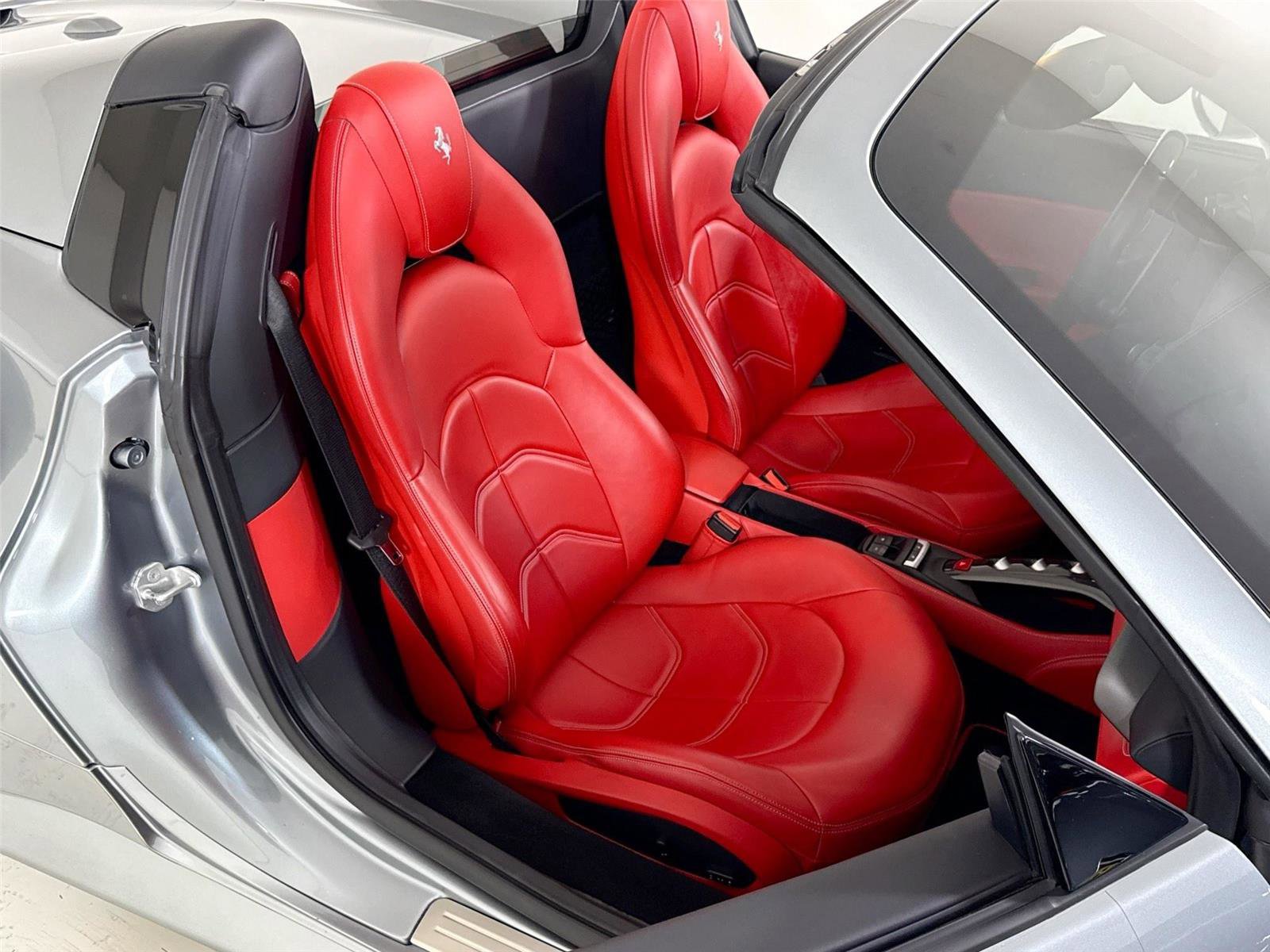 Used 2019 Ferrari 488 Spider RWD image 26