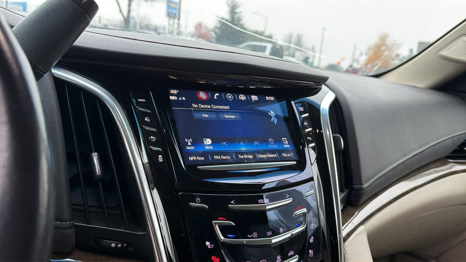 Used 2019 Cadillac Escalade ESV Premium Luxury image 14