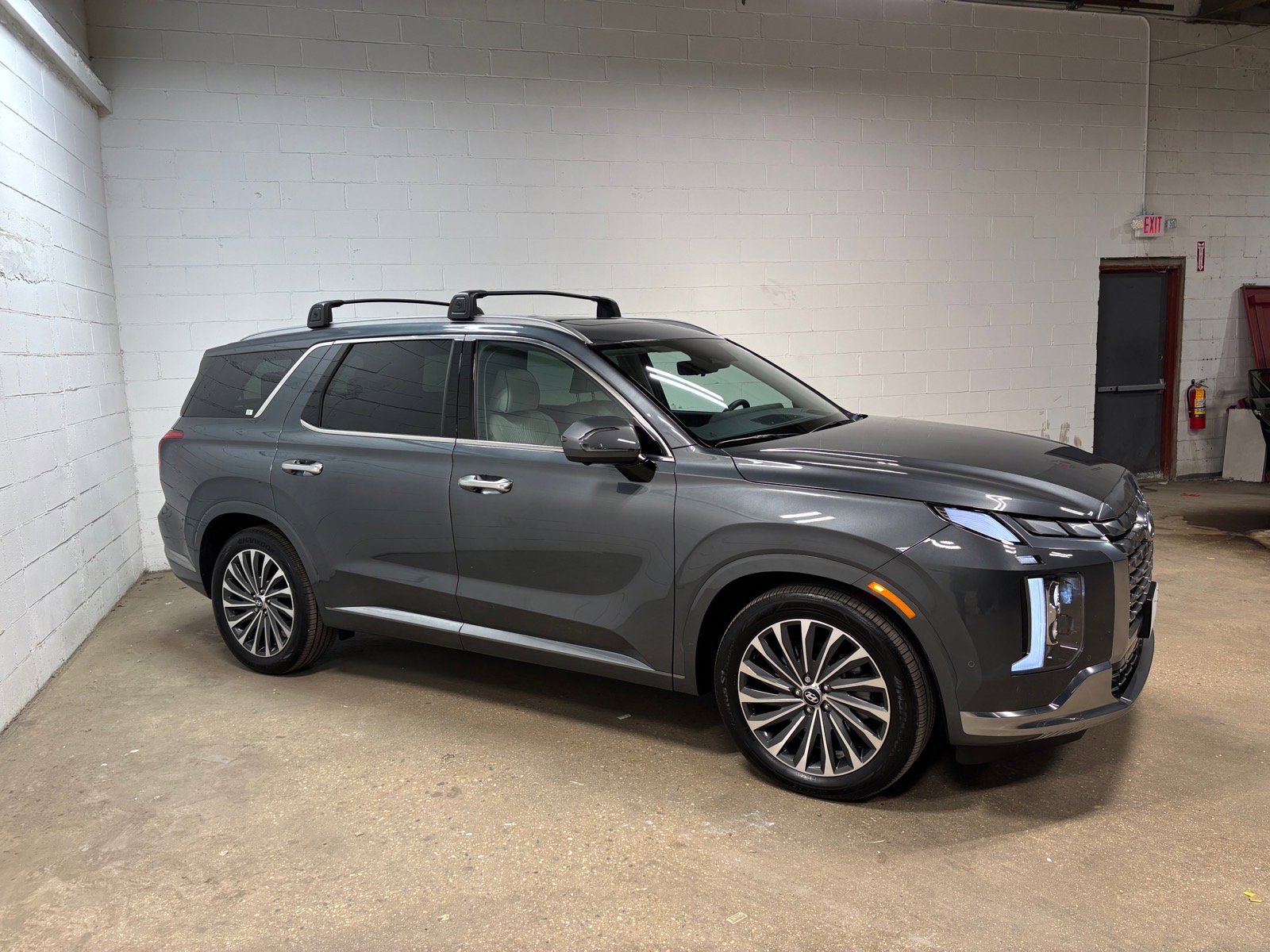 Used 2025 Hyundai Palisade Calligraphy AWD/4WD image 5