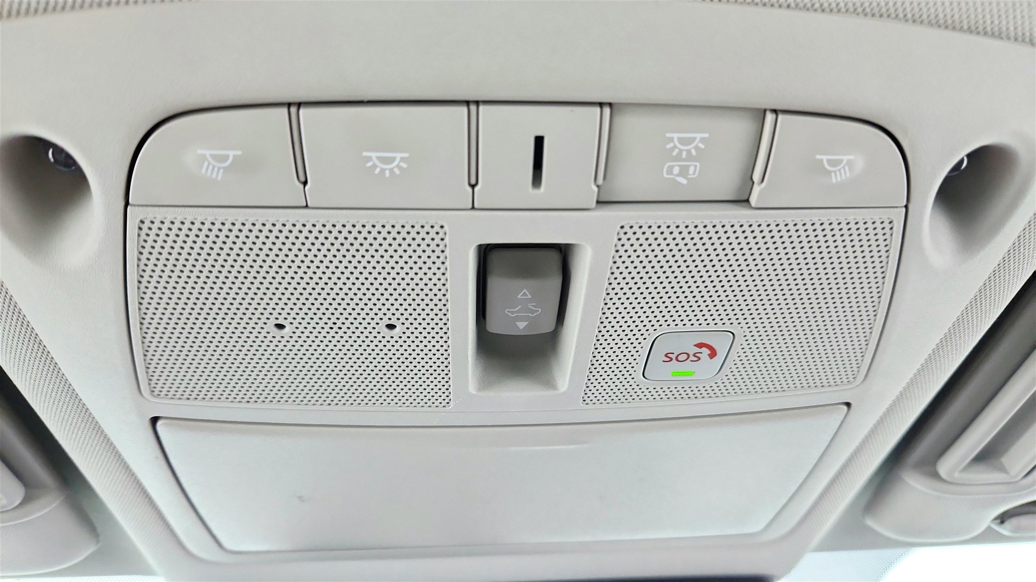 Used 2024 Nissan Armada SL w/ Captain's Chairs Package image 27