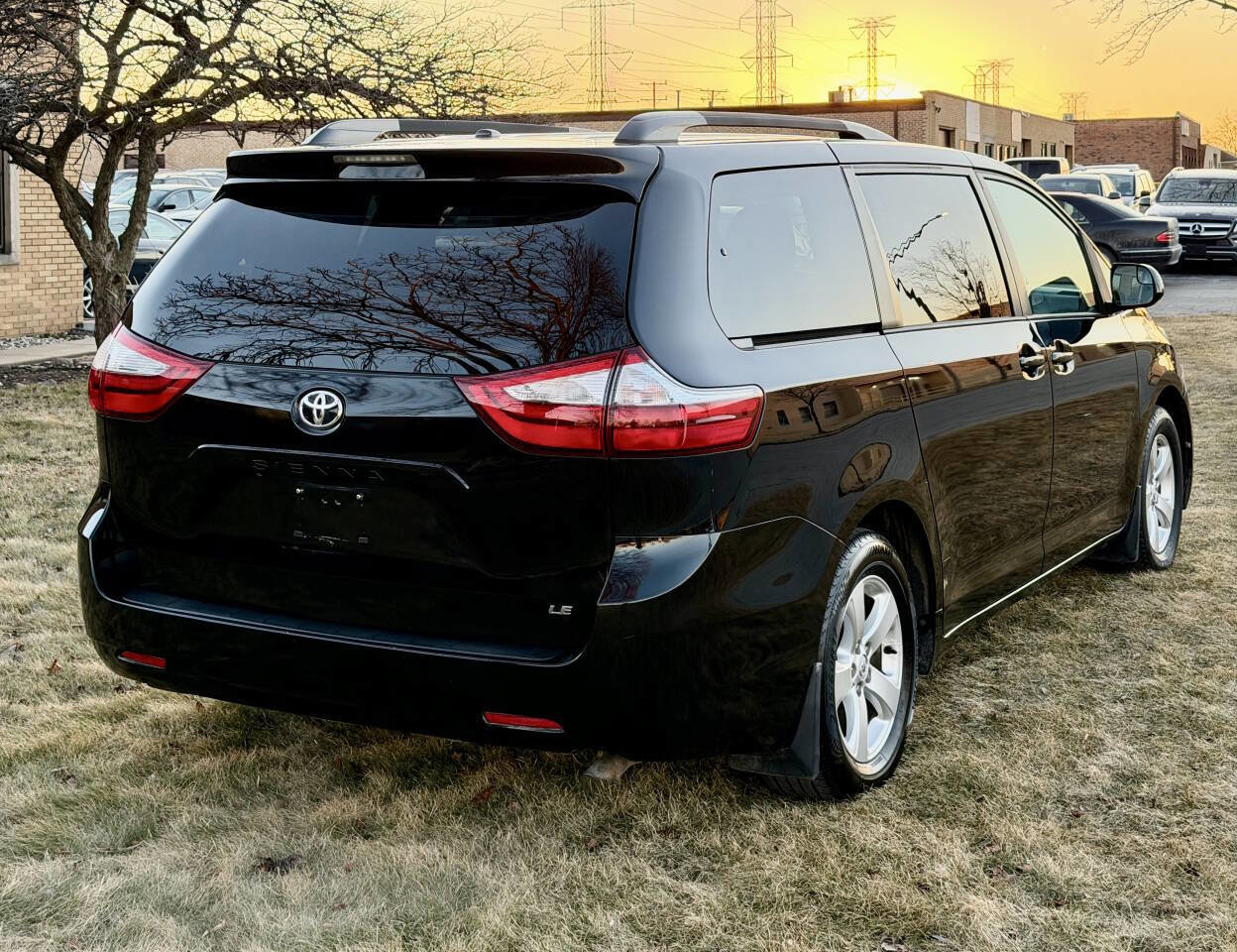 Used 2015 Toyota Sienna LE image 6