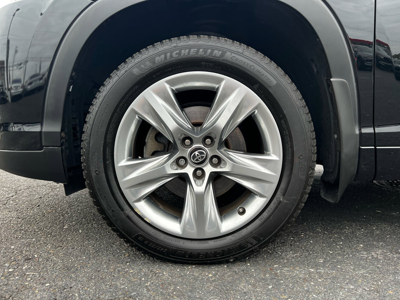 Used 2017 Toyota Highlander Limited image 30