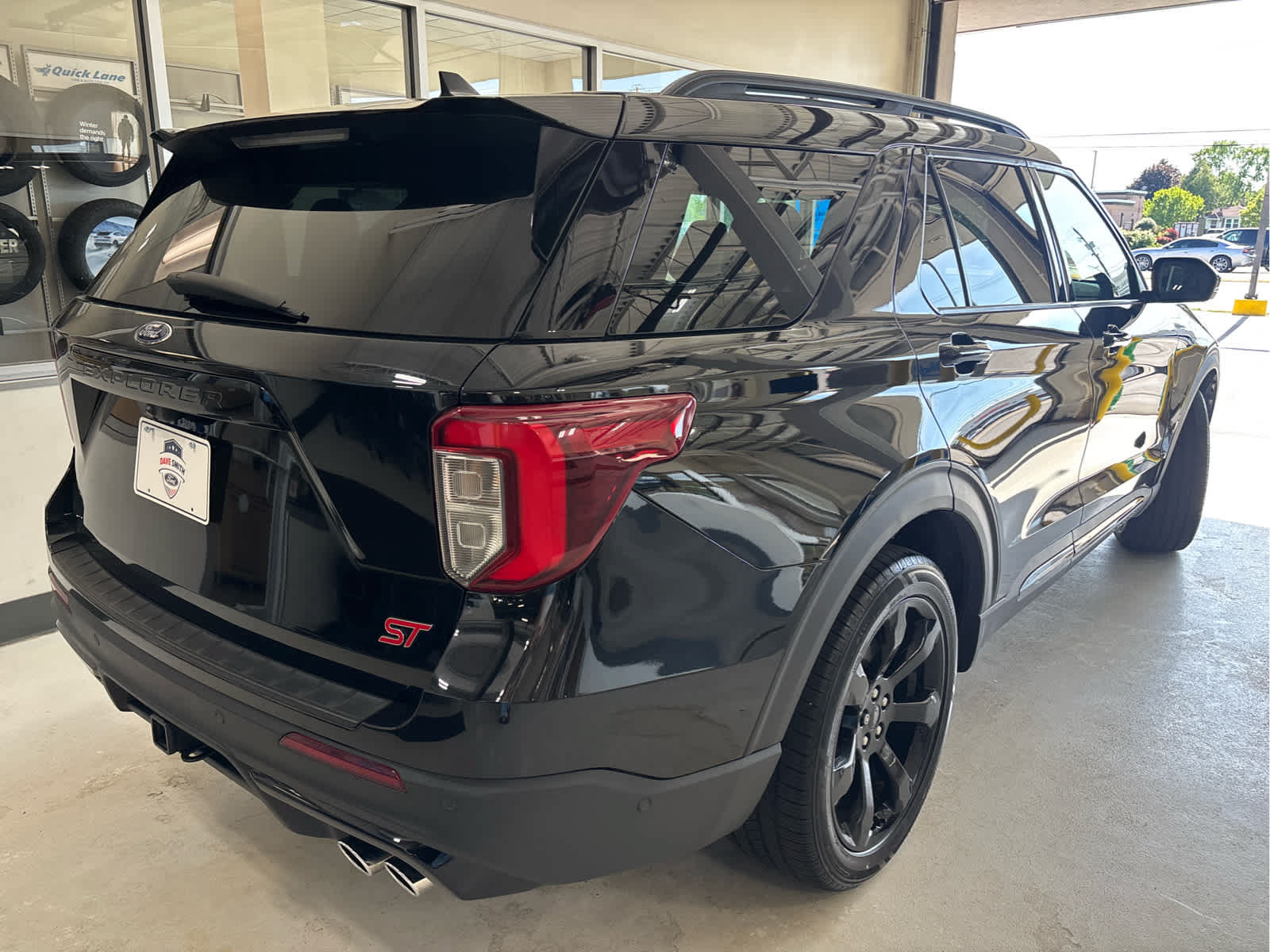 Used 2021 Ford Explorer ST w/ ST Street Pack AWD/4WD image 7