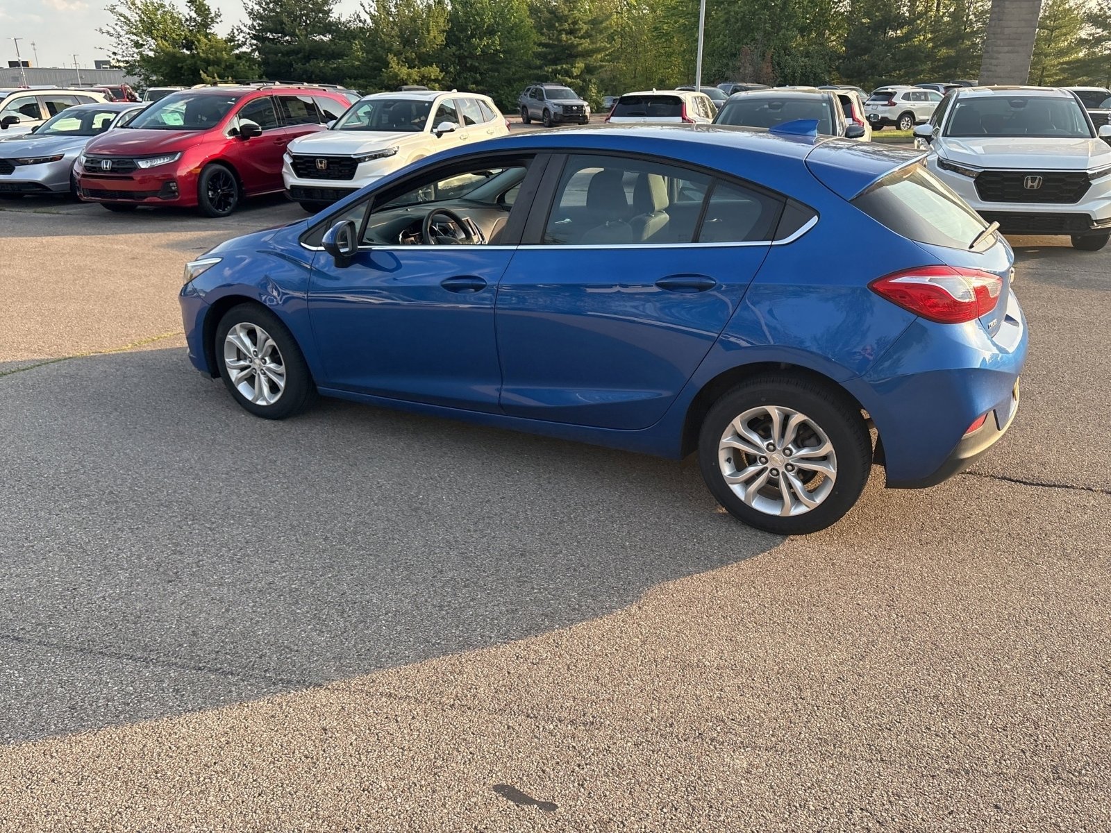 Used 2019 Chevrolet Cruze LT FWD image 9