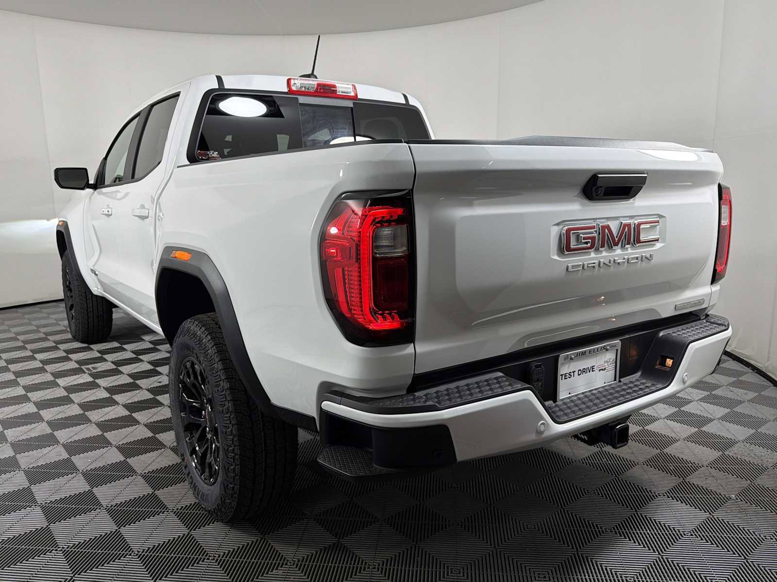 New 2026 GMC Canyon Elevation image 4