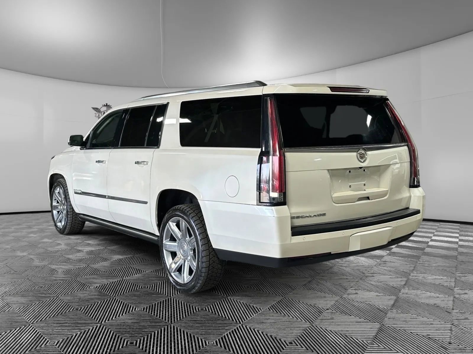 Used 2015 Cadillac Escalade ESV Premium AWD/4WD image 5