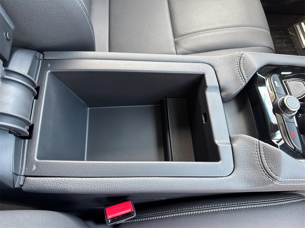 New 2025 VinFast VF 8 Eco image 14