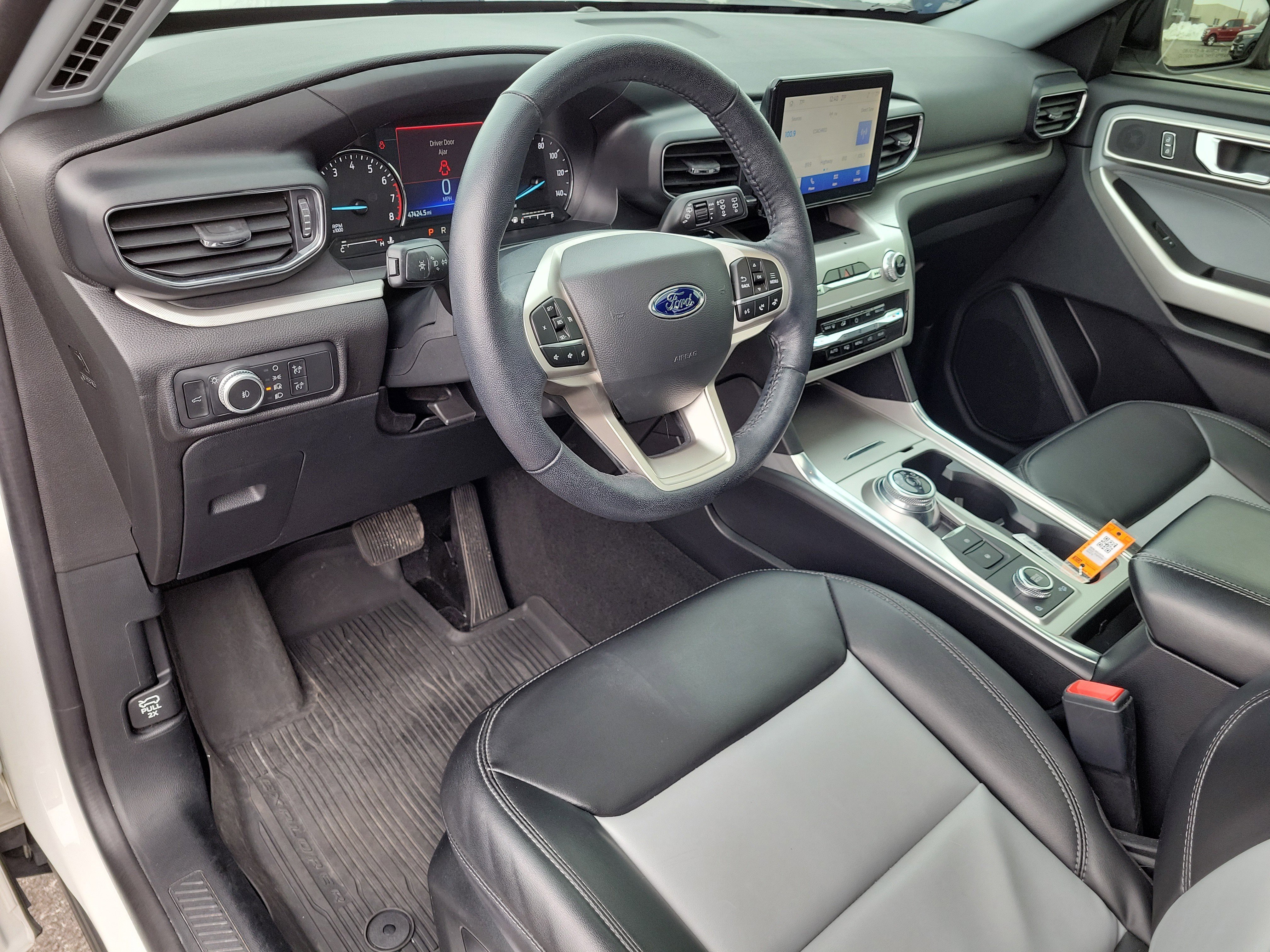 Used 2022 Ford Explorer XLT w/ Equipment Group 202A image 19