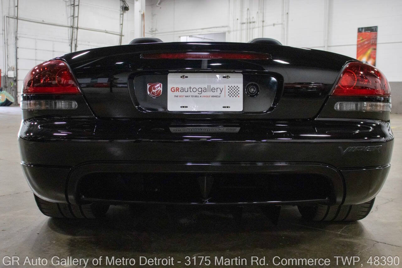 Used 2004 Dodge Viper SRT-10 RWD image 7