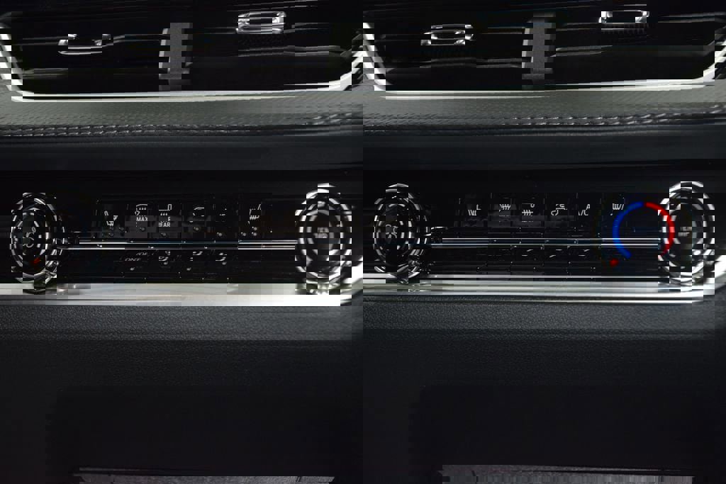 New 2026 Chevrolet Equinox LT w/ Midnight Edition FWD image 30