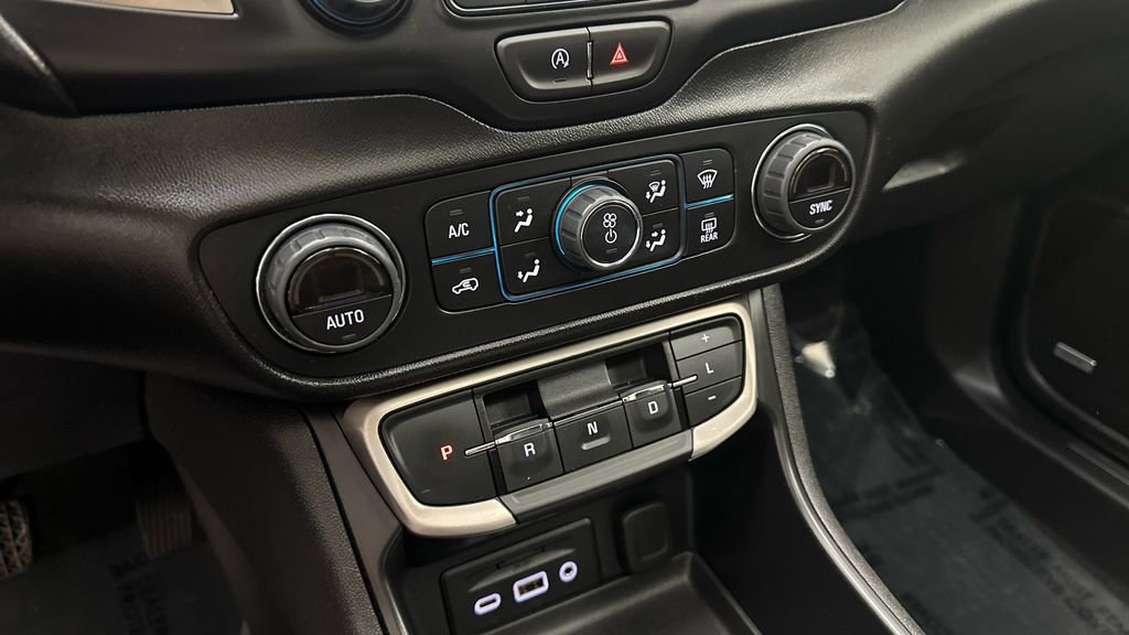 Used 2023 GMC Terrain Denali image 31