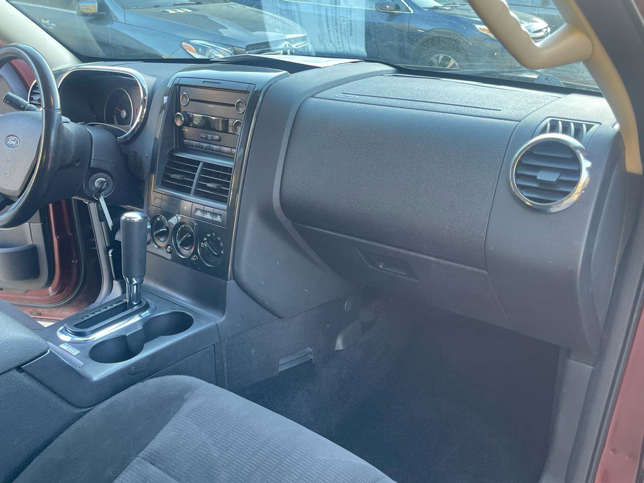 Used 2010 Ford Explorer XLT AWD/4WD image 14