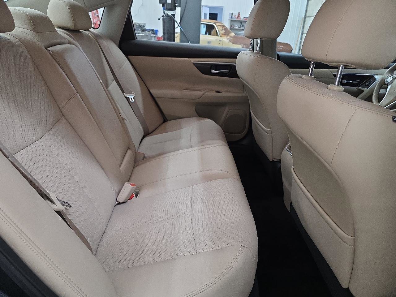 Used 2015 Nissan Altima 3.5 SL image 37
