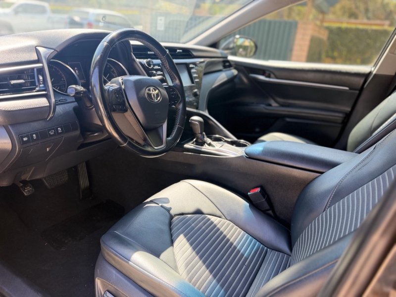 Used 2019 Toyota Camry SE FWD image 9