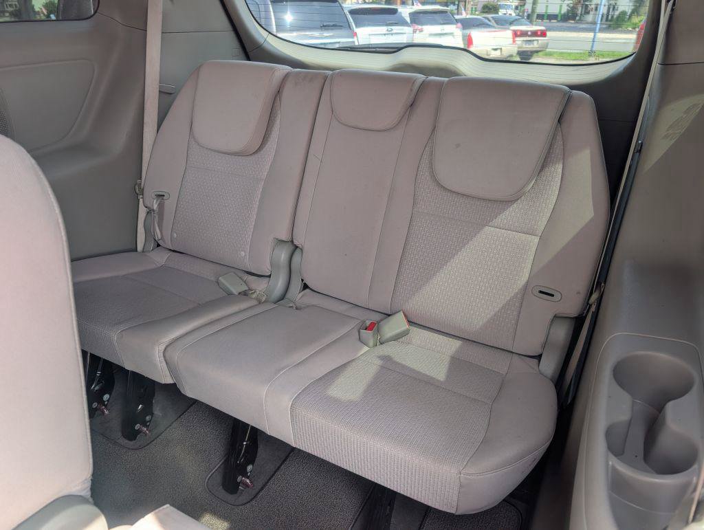 Used 2017 Kia Sedona LX FWD image 11