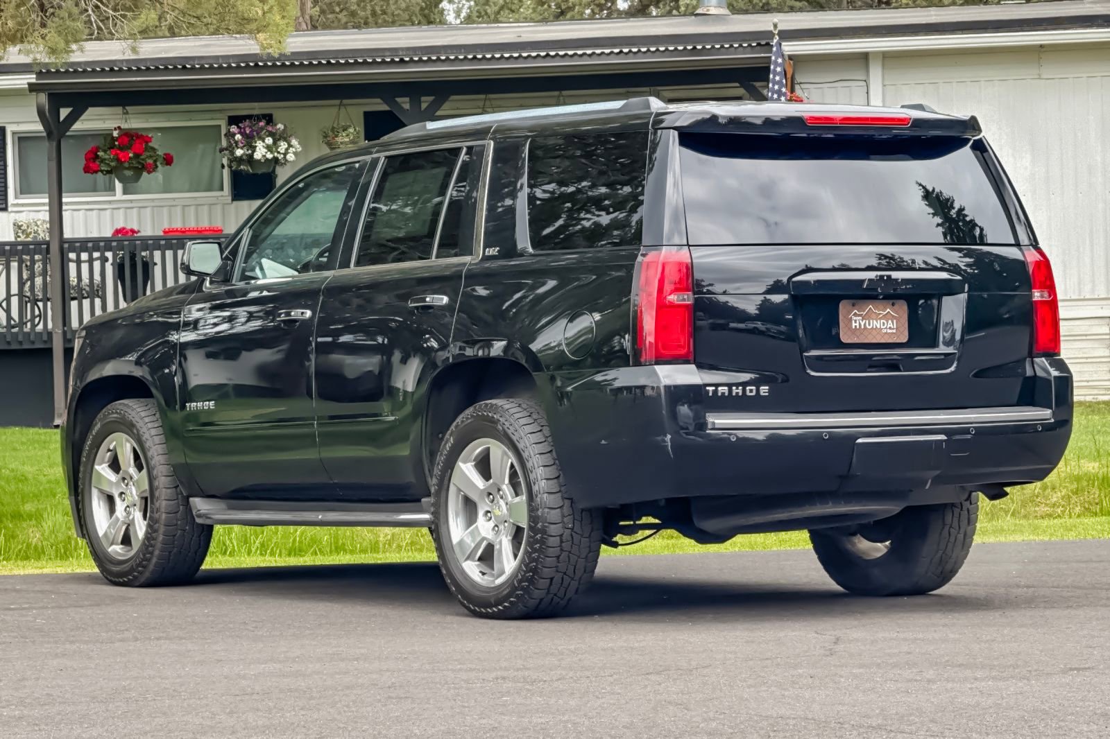 Used 2015 Chevrolet Tahoe LTZ AWD/4WD image 6