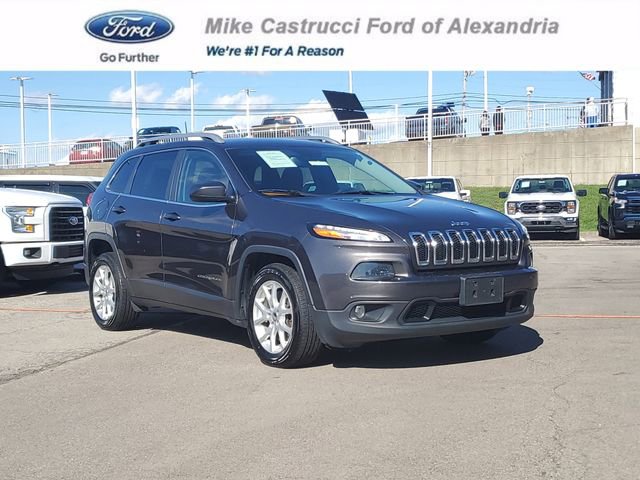 Used 2016 Jeep Cherokee Latitude w/ Cold Weather Group image 1