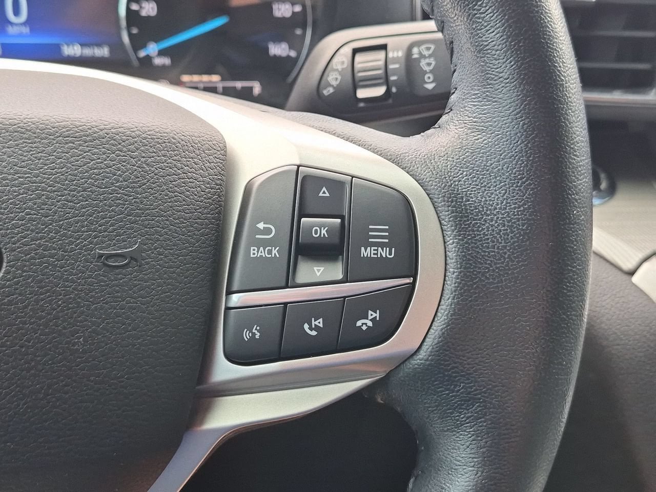 Used 2021 Ford Explorer XLT w/ Equipment Group 202A RWD image 12