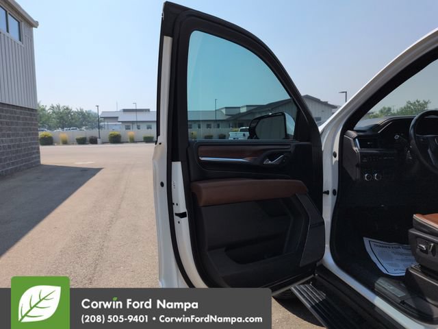 Used 2023 GMC Yukon Denali Ultimate AWD/4WD image 10