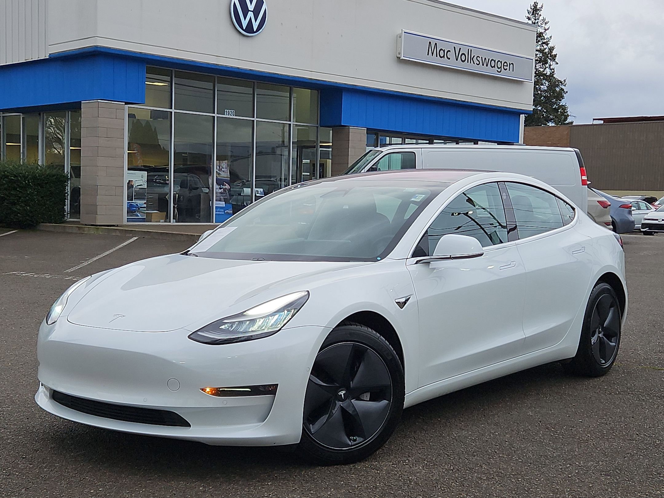 Used 2018 Tesla Model 3 Long Range image 1