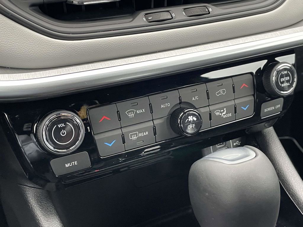 New 2026 Jeep Compass Limited image 39