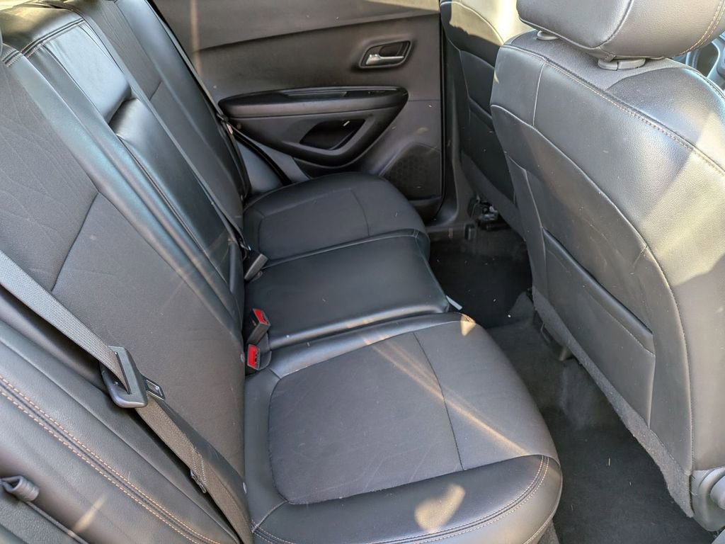 Used 2022 Chevrolet Trax LT w/ LT Convenience Package image 33