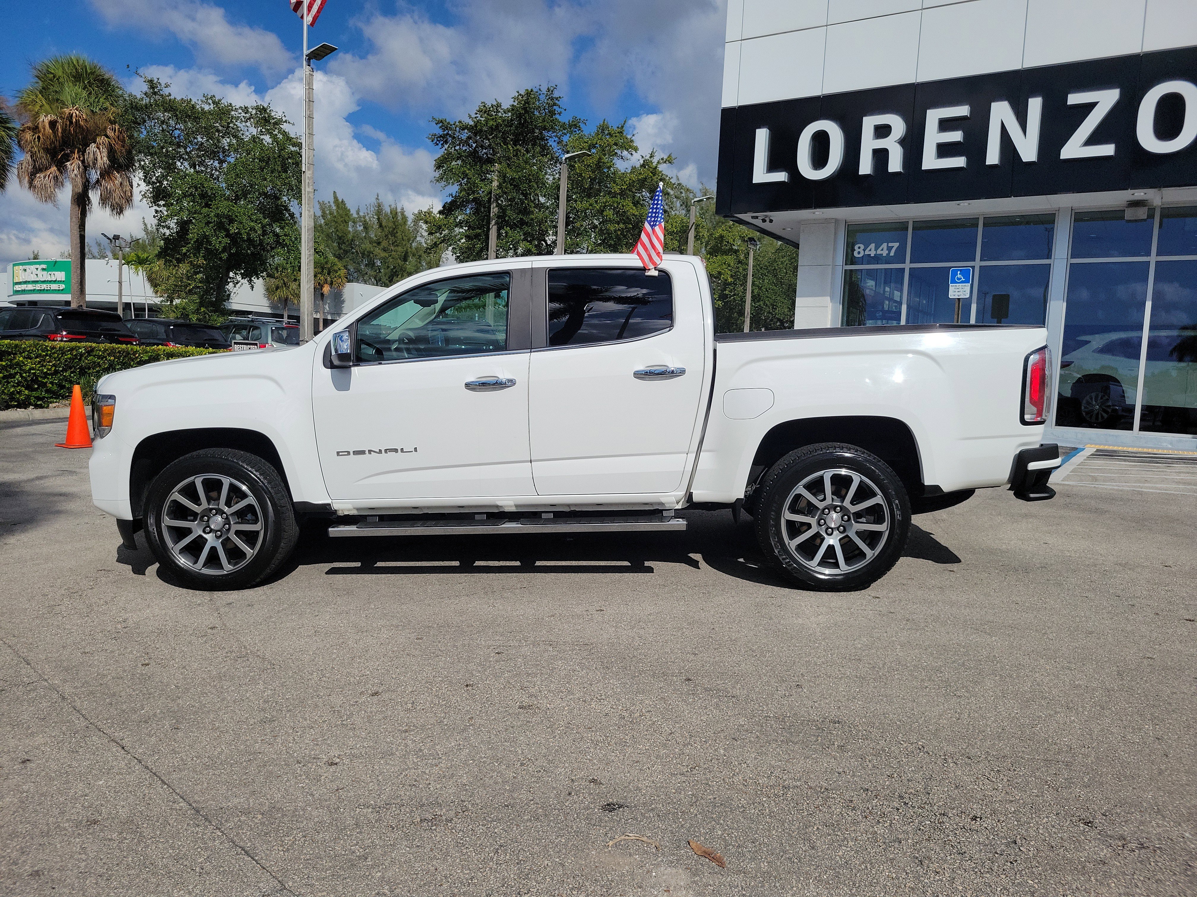 Used 2022 GMC Canyon Denali image 8