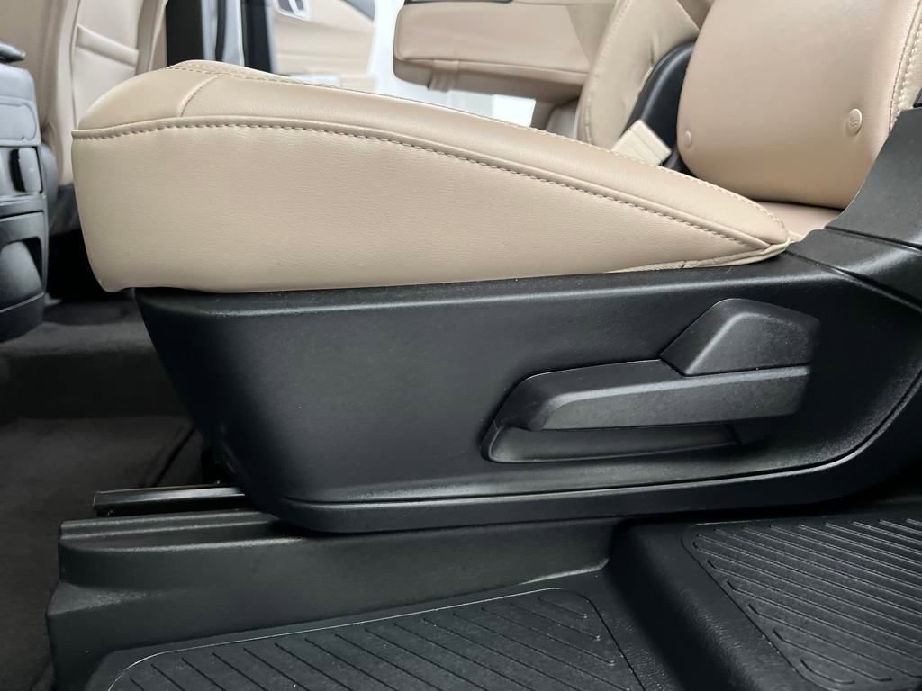 Used 2024 Ford Explorer XLT w/ Equipment Group 202A image 14