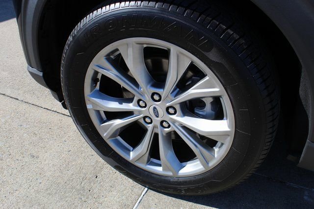 Used 2023 Ford Explorer Limited image 3