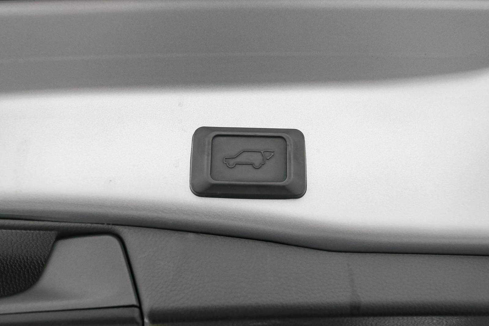 Used 2019 Toyota RAV4 XSE w/ Carpet Mat Package AWD/4WD image 13
