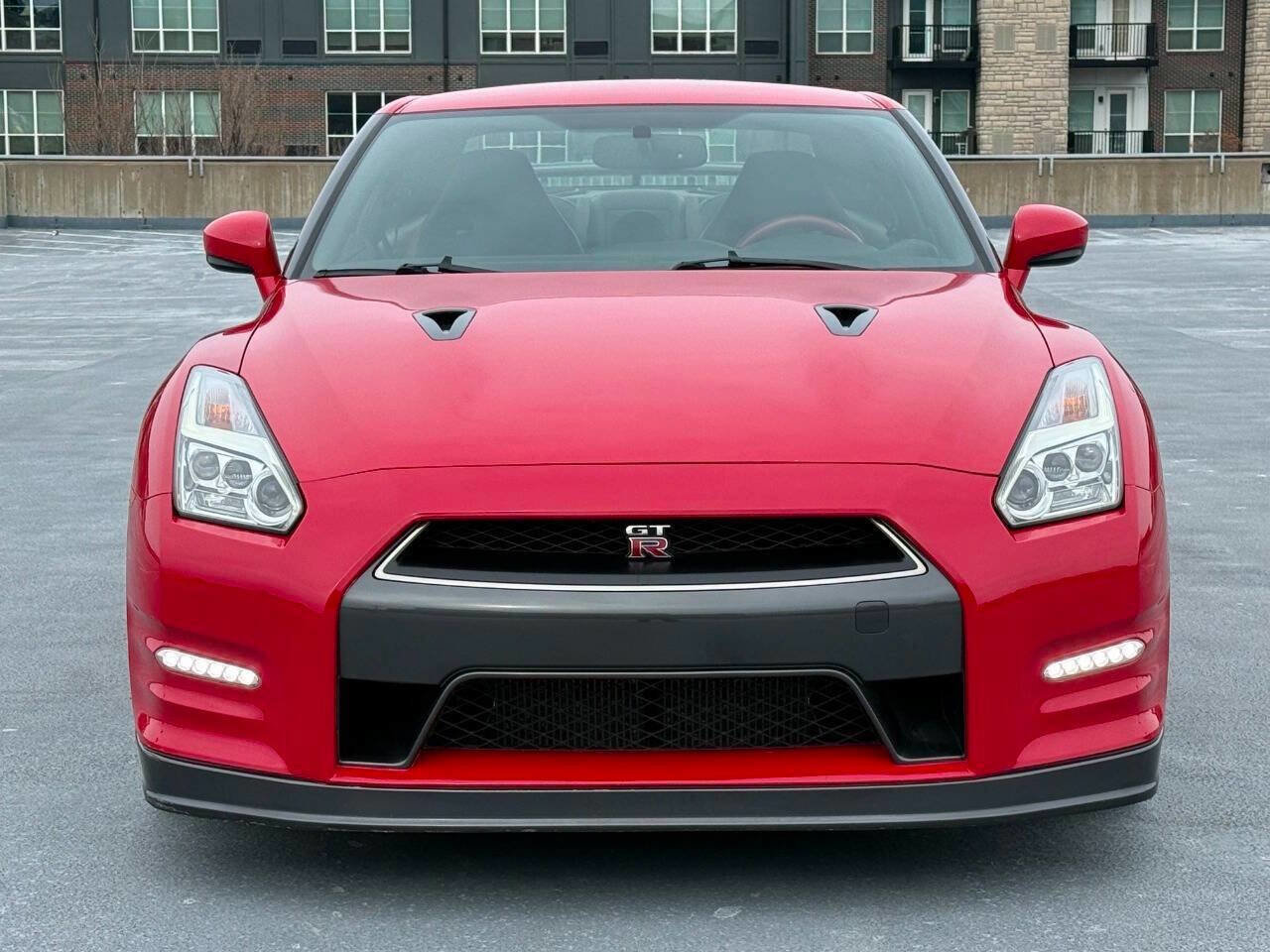 Used 2015 Nissan GT-R Black Edition image 6