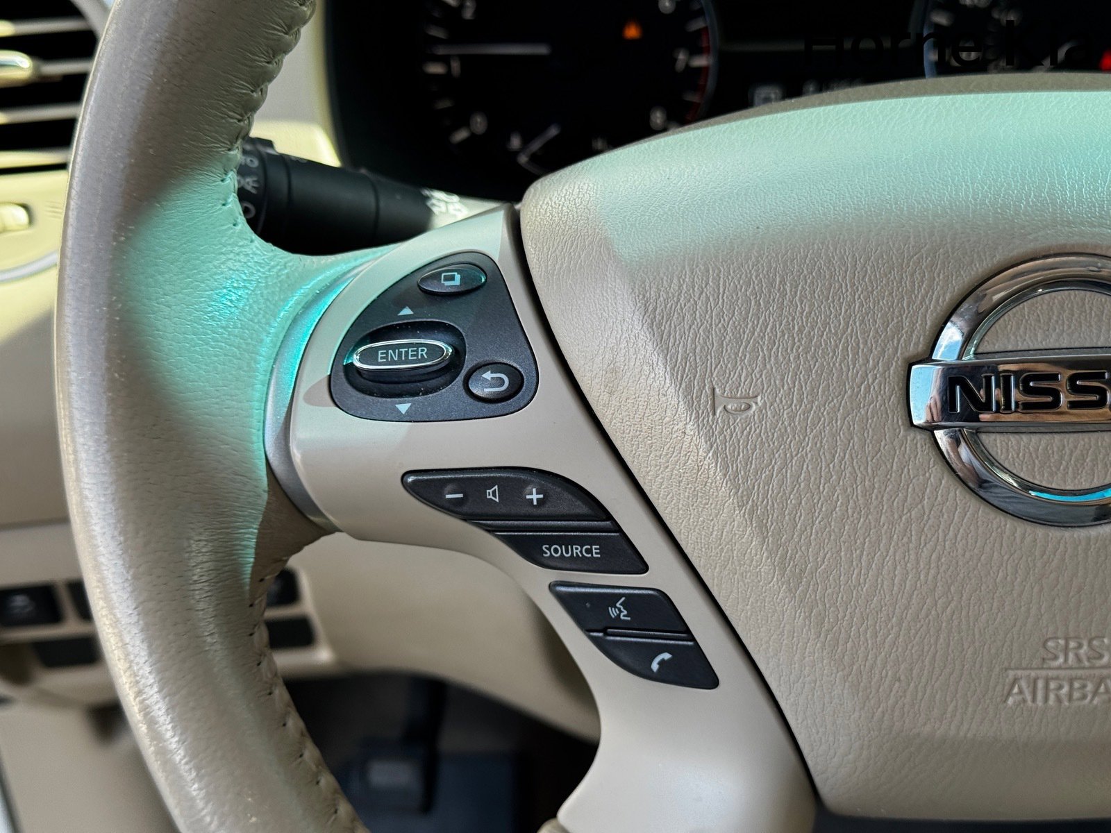 Used 2014 Nissan Pathfinder SL w/ SL Tech Package image 19