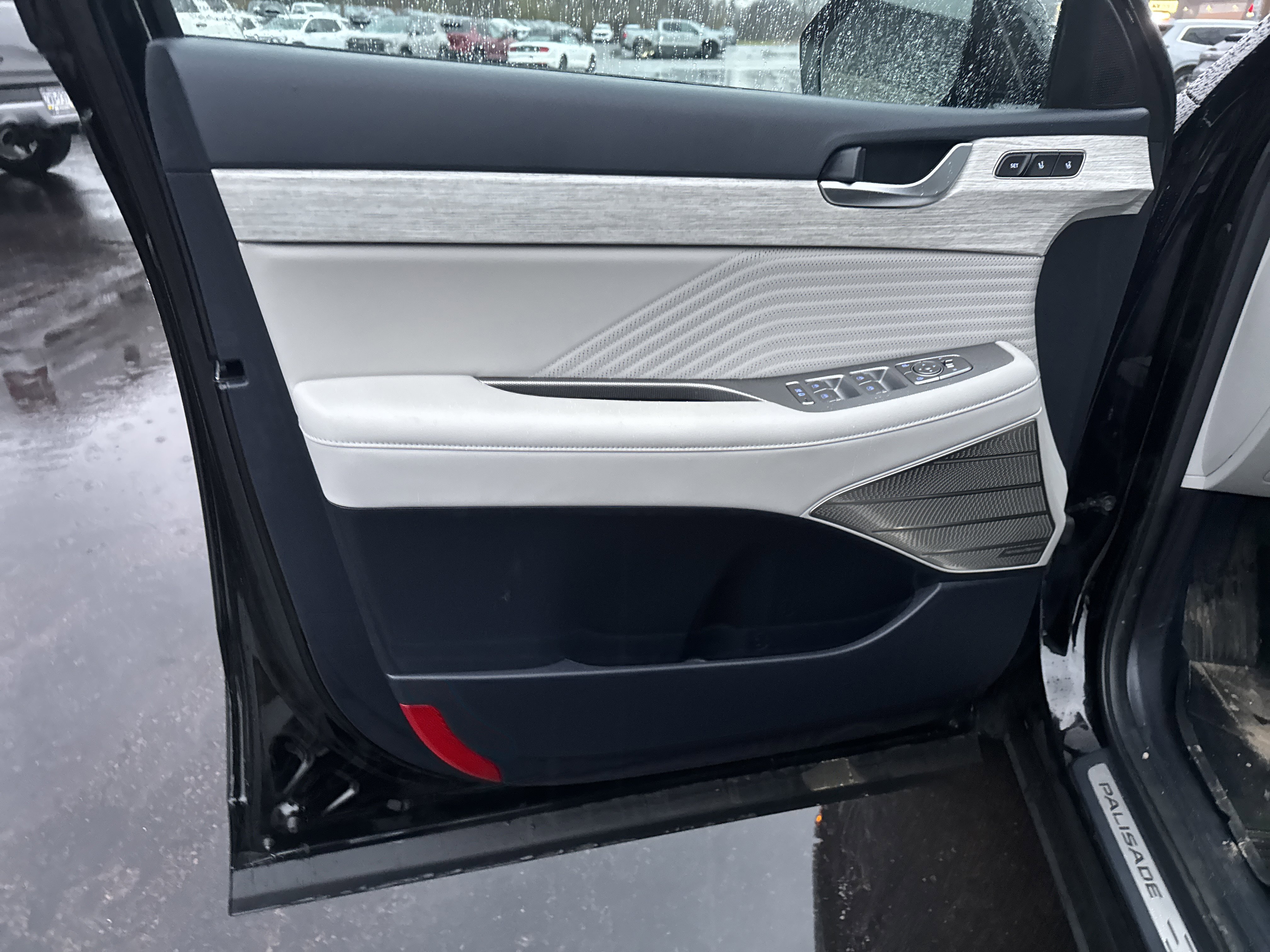 Used 2025 Hyundai Palisade Calligraphy image 16