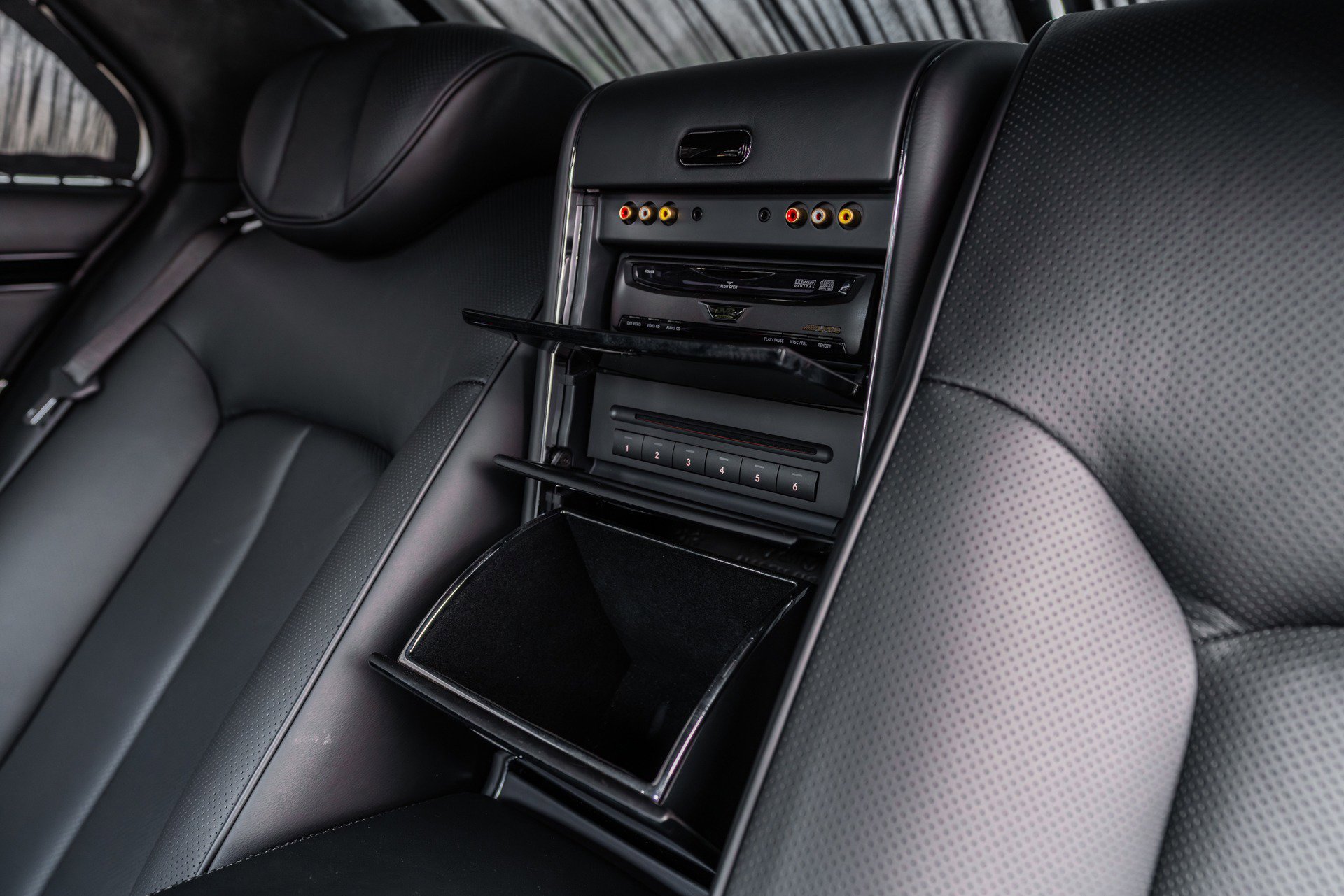 Used 2009 Maybach 57 S image 34