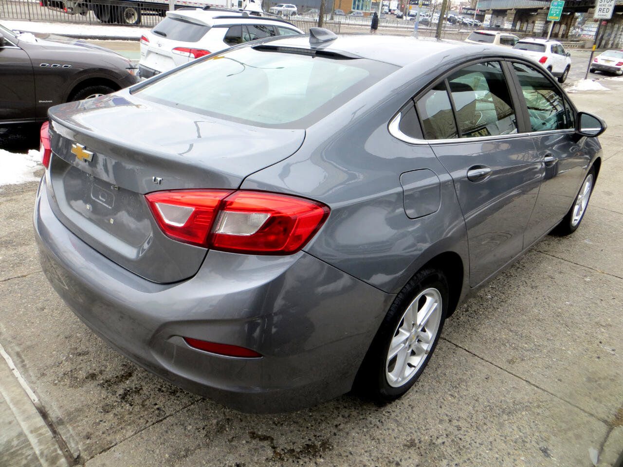 Used 2018 Chevrolet Cruze LT w/ Convenience Package image 26