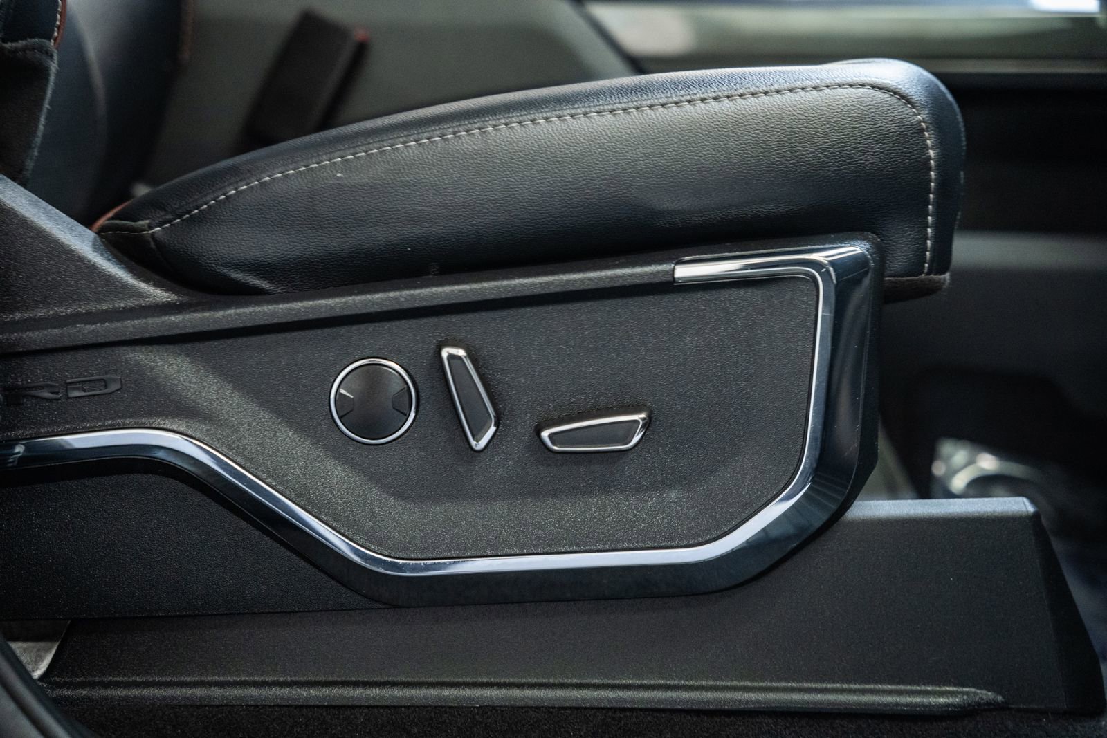 Certified 2023 Ford F150 Lariat w/ Equipment Group 502A High image 42