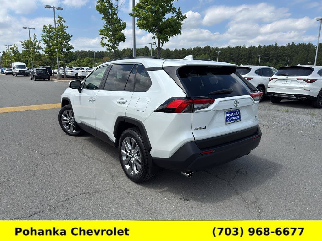 Used 2023 Toyota RAV4 XLE Premium AWD/4WD image 5