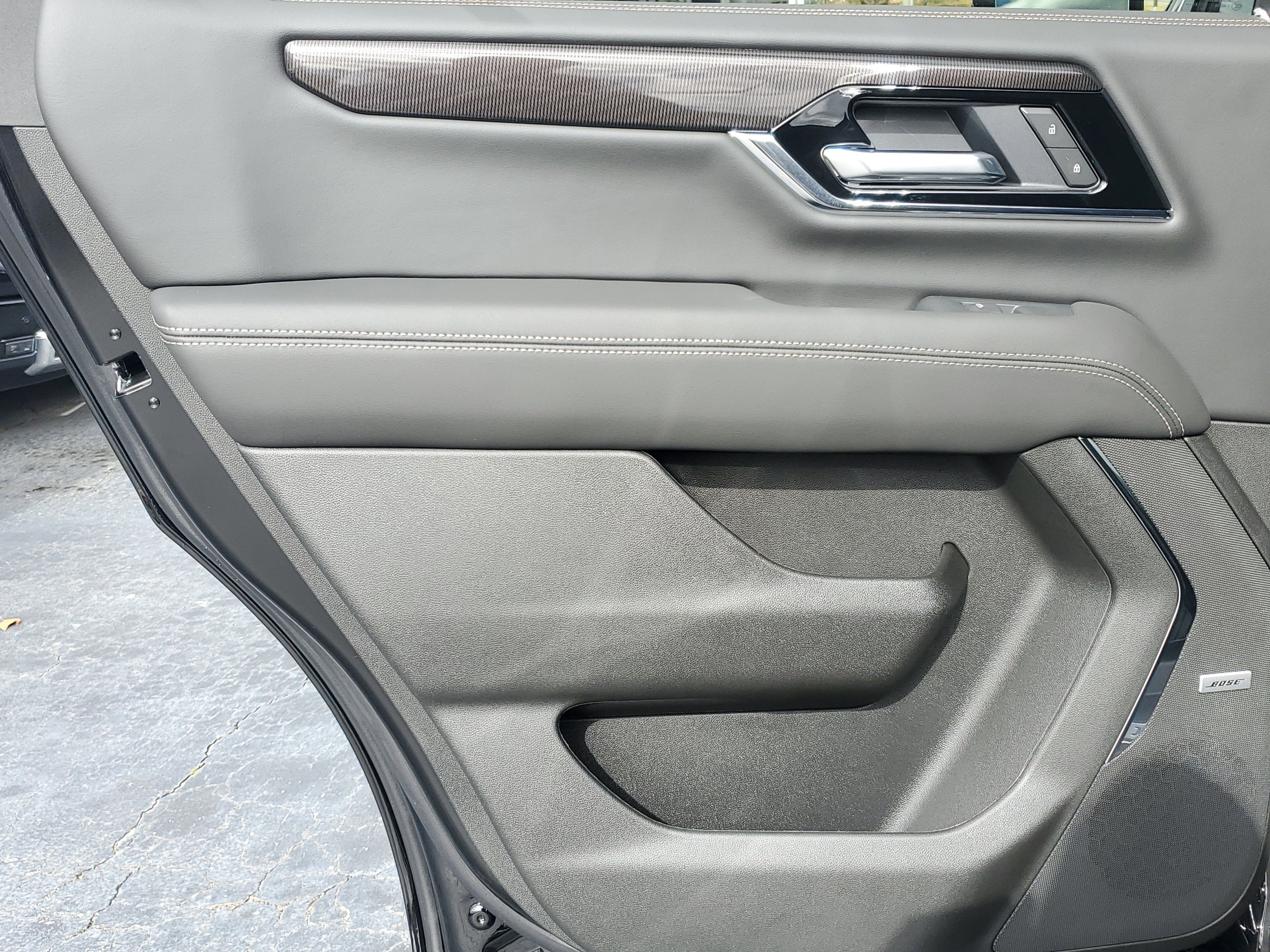 New 2026 GMC Yukon Elevation image 12